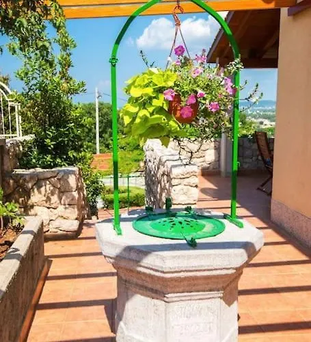 Σπίτι διακοπών House Polic