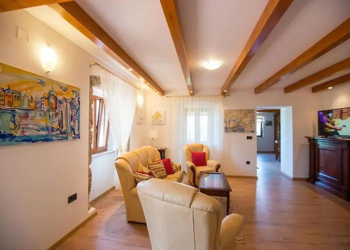 Σπίτι διακοπών House Polic *