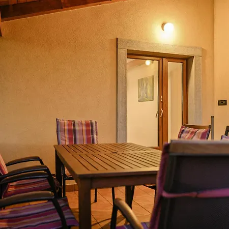 Feriehus House Polic Hreljin