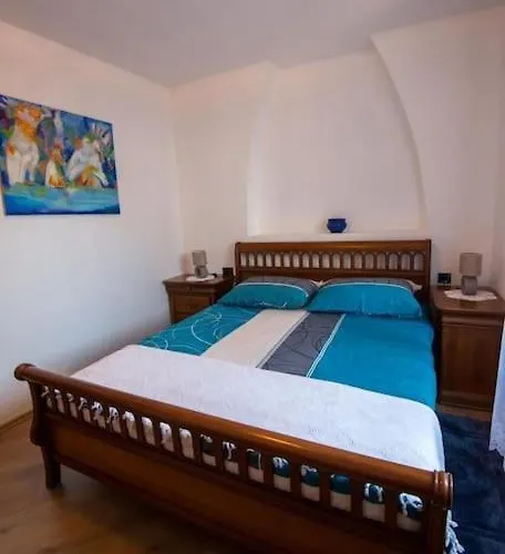 度假居 House Polic *